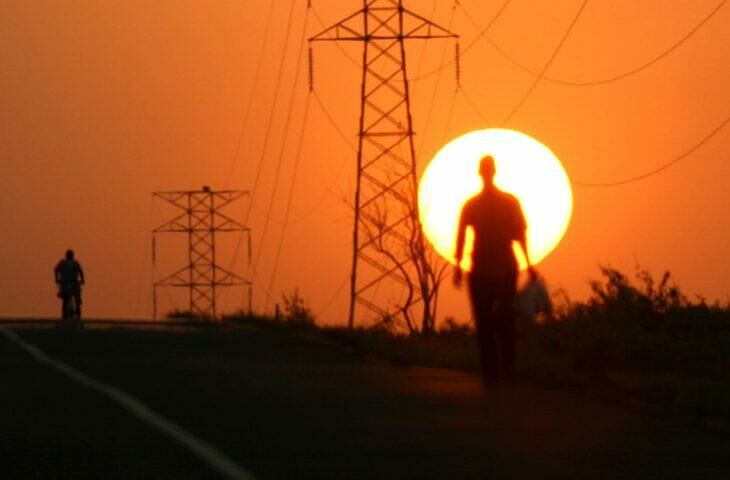 Imagem de compartilhamento para o artigo Semana começa com céu limpo e muito calor em Costa Rica e região da MS Todo dia